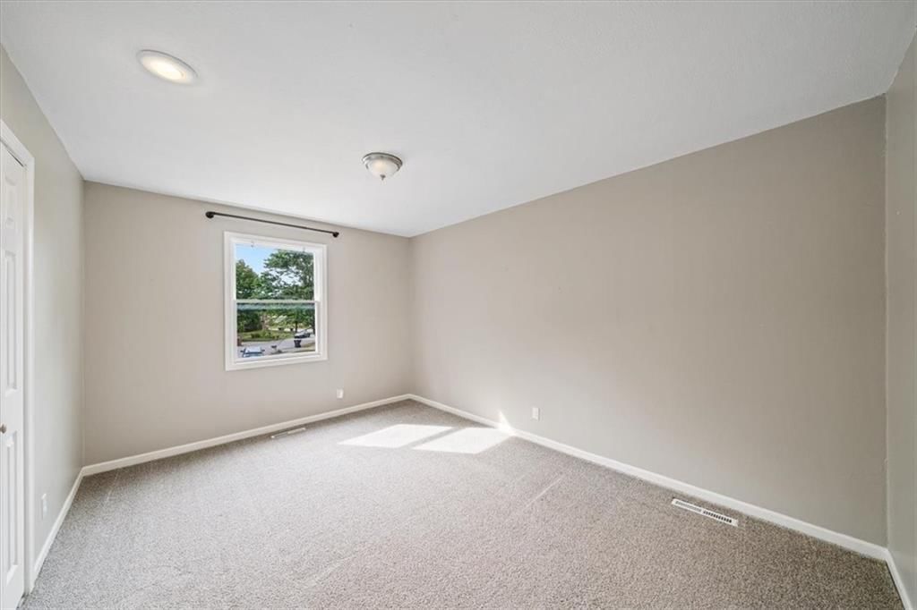 Photo 16 of 41 - 1835 E 153rd Circle