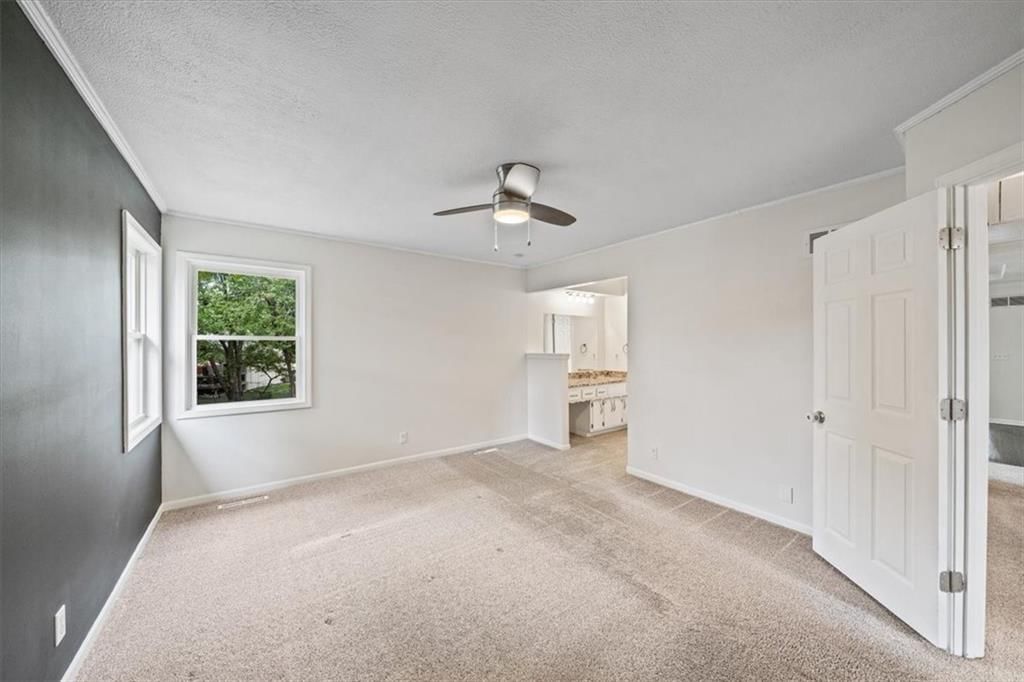 Photo 18 of 41 - 1835 E 153rd Circle