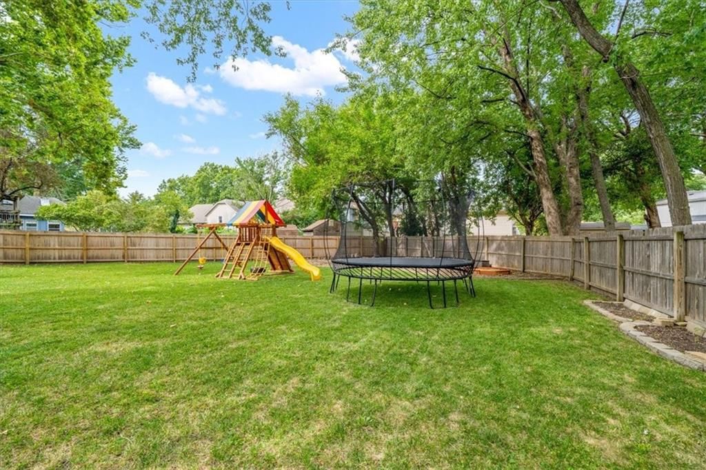 Photo 30 of 41 - 1835 E 153rd Circle