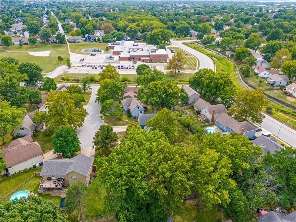 Photo 33 of 41 - 1835 E 153rd Circle