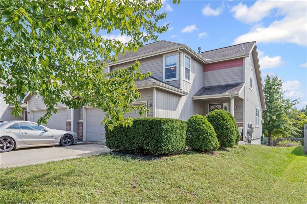 1526 Legend Trail Drive, Lawrence, KS