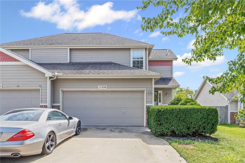 1526 Legend Trail Drive — photo 2