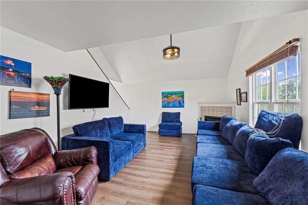 1526 Legend Trail Drive — photo 4