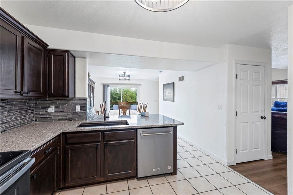 1526 Legend Trail Drive — photo 9