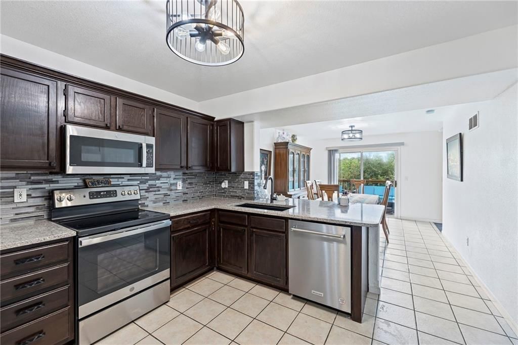 1526 Legend Trail Drive — photo 10