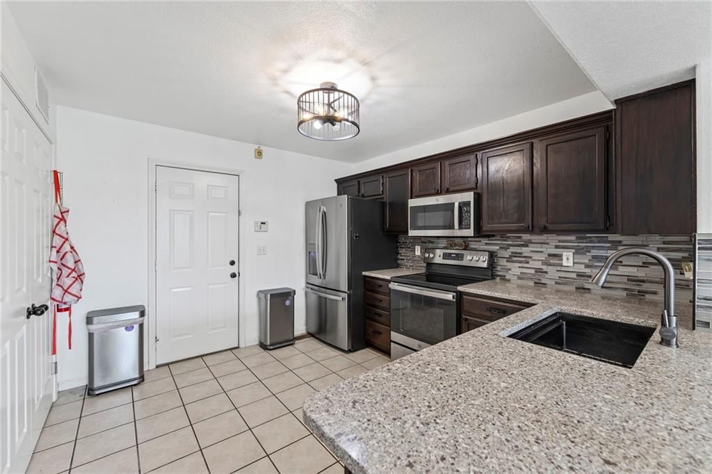 1526 Legend Trail Drive — photo 11