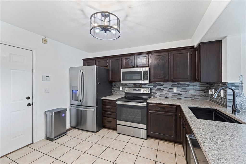1526 Legend Trail Drive — photo 12