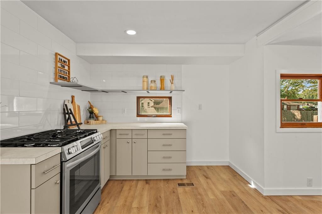 301 N Lee Street — photo 20