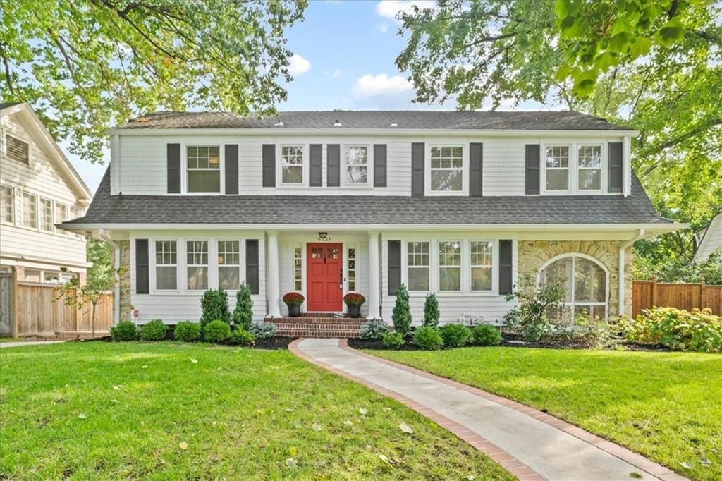 6229 Summit Street, Kansas City, MO