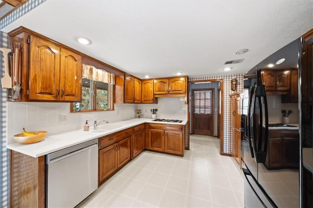 8028 W 116 Street — photo 11