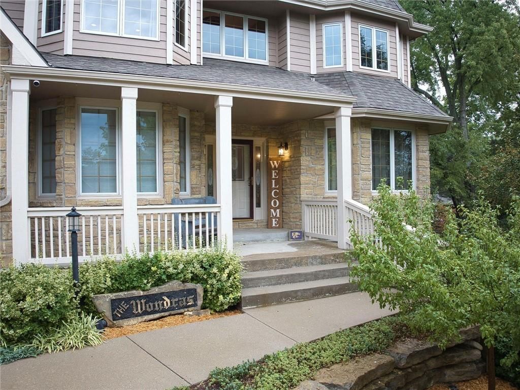 5204 Fox Chase Drive — photo 2