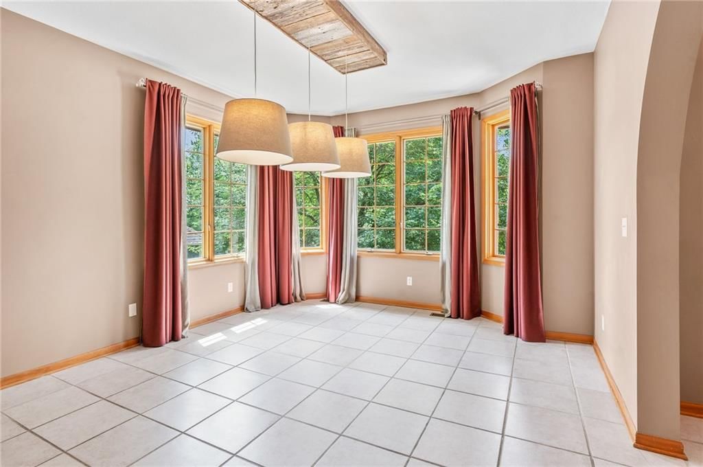 5204 Fox Chase Drive — photo 9