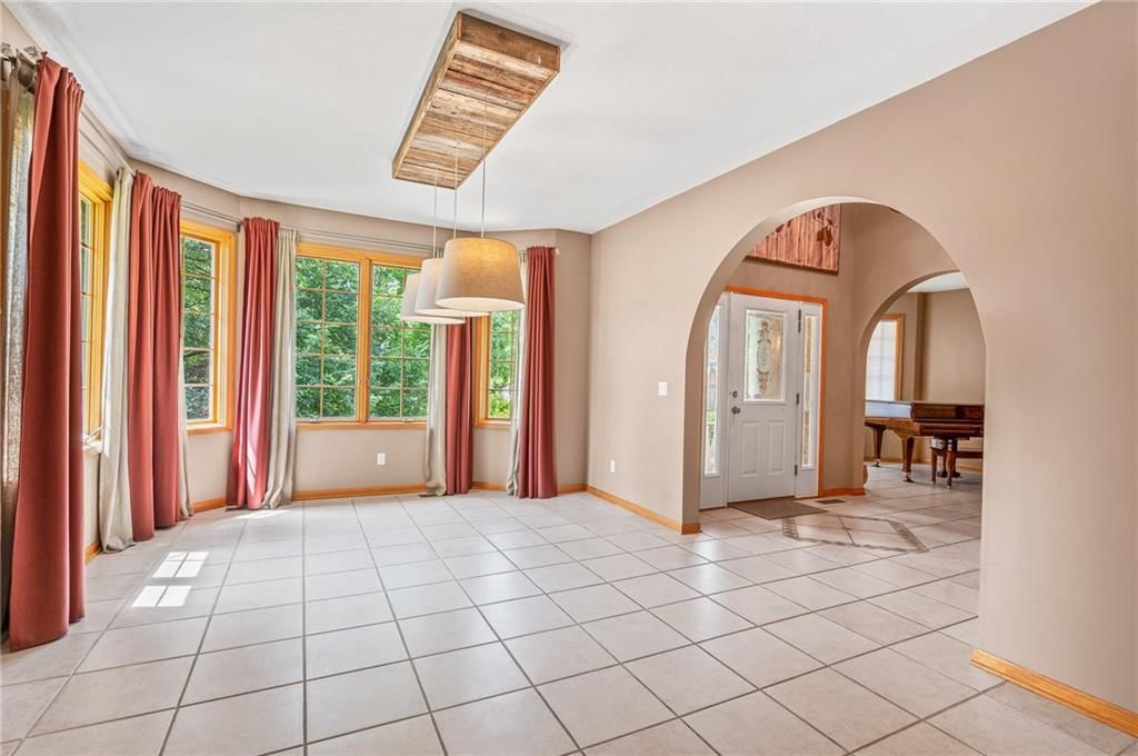 5204 Fox Chase Drive — photo 10