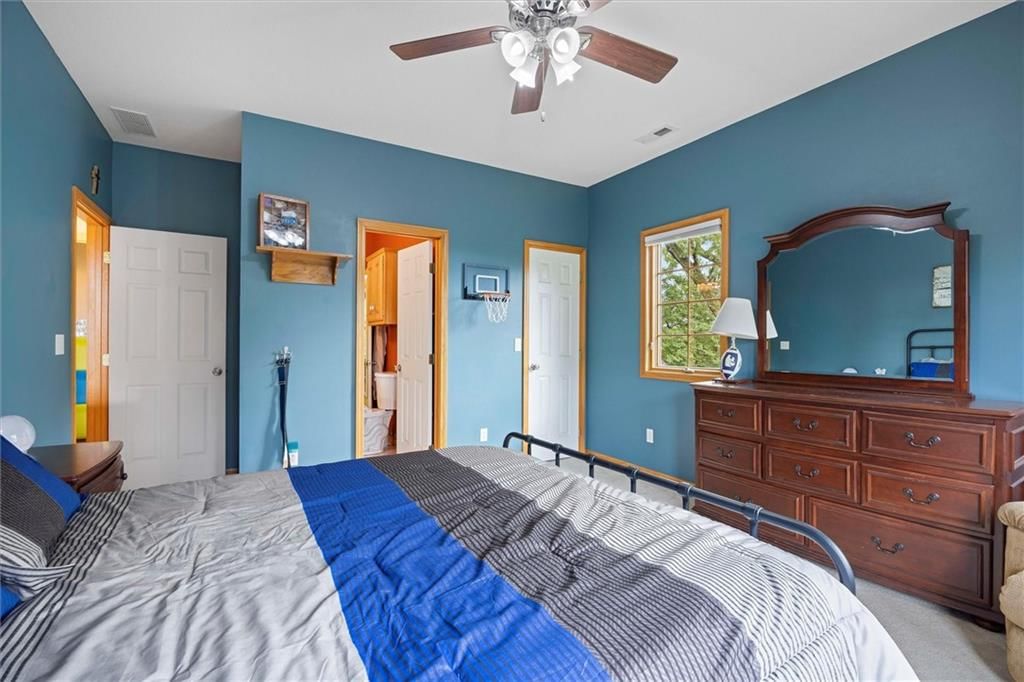 5204 Fox Chase Drive — photo 42