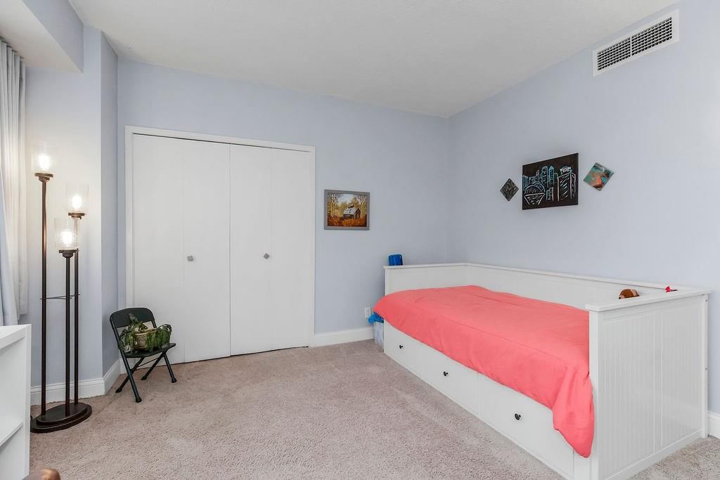 333 W Meyer Boulevard — photo 11