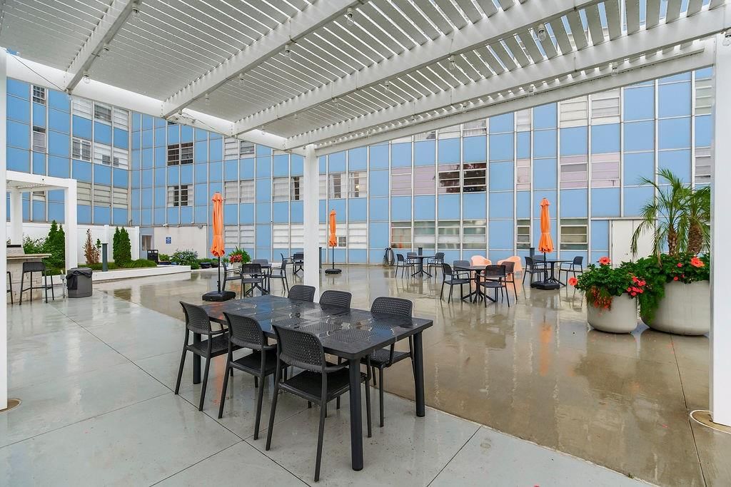 333 W Meyer Boulevard — photo 20