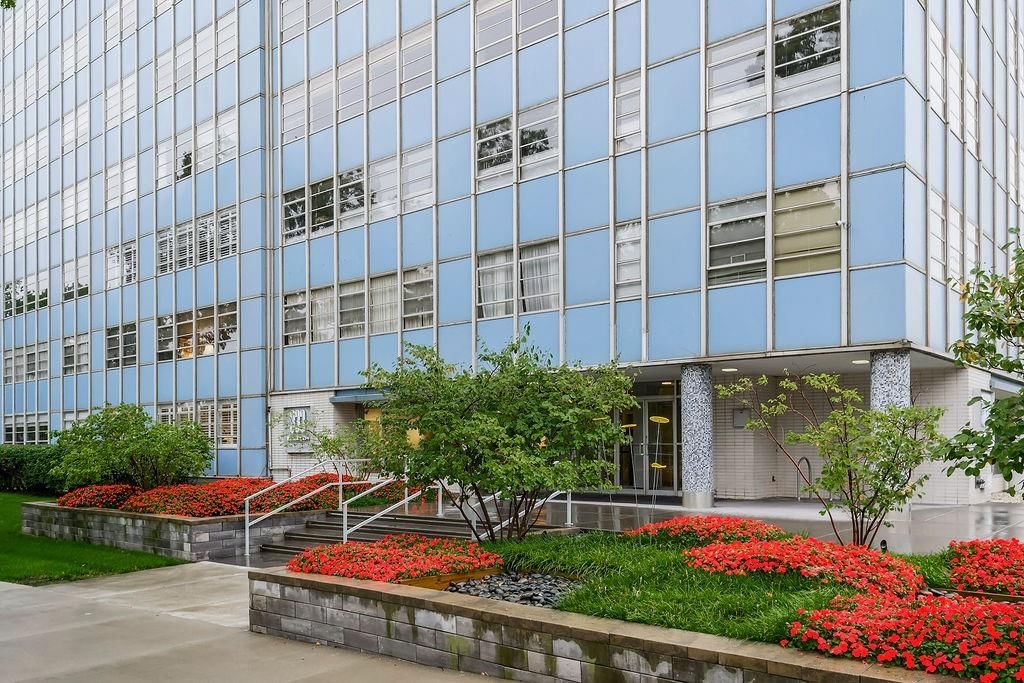 333 W Meyer Boulevard — photo 26