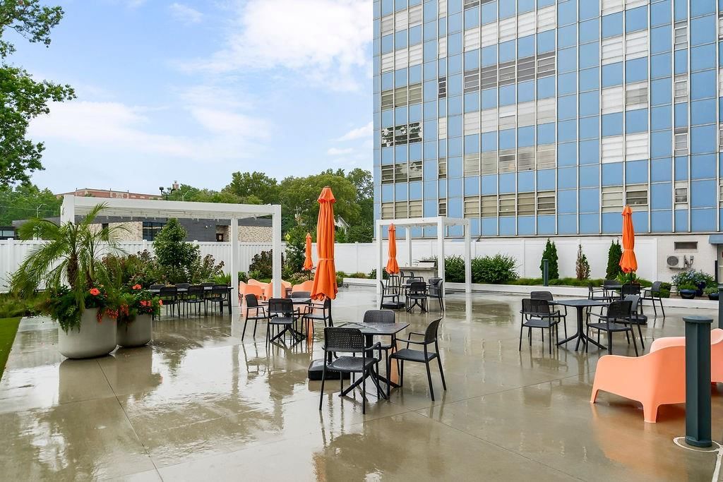333 W Meyer Boulevard — photo 28
