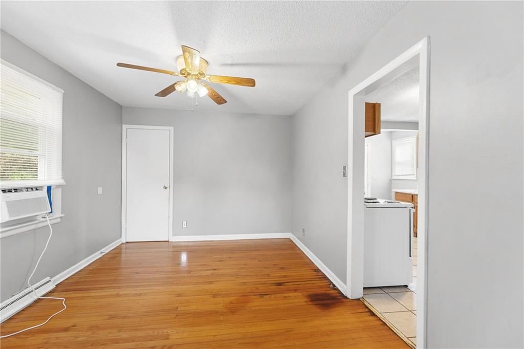 3721 Elmwood Avenue — photo 8