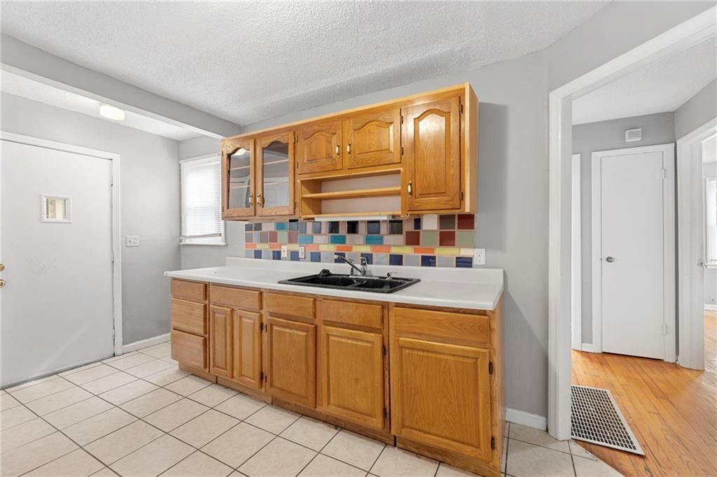 3721 Elmwood Avenue — photo 10
