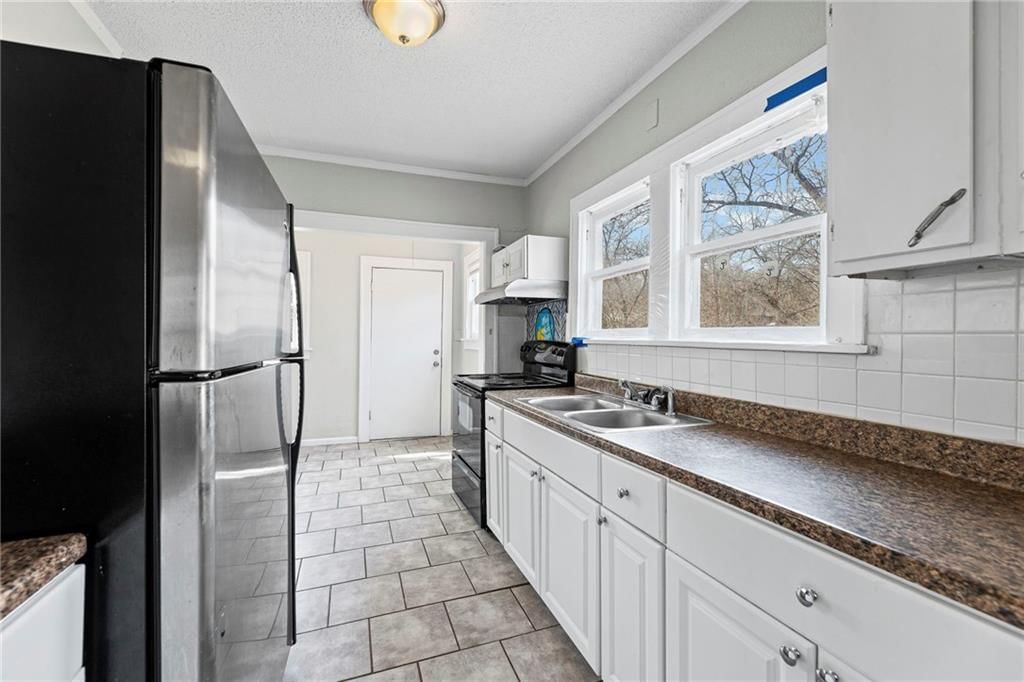 7570 Olive Street — photo 9