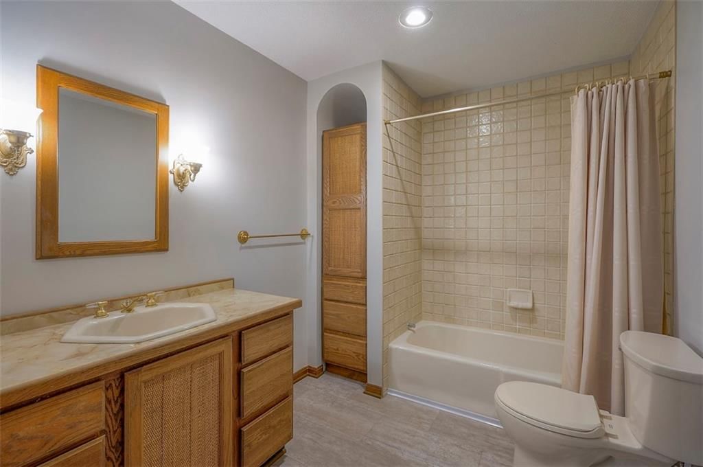4910 NE Pebble Beach Street — photo 27