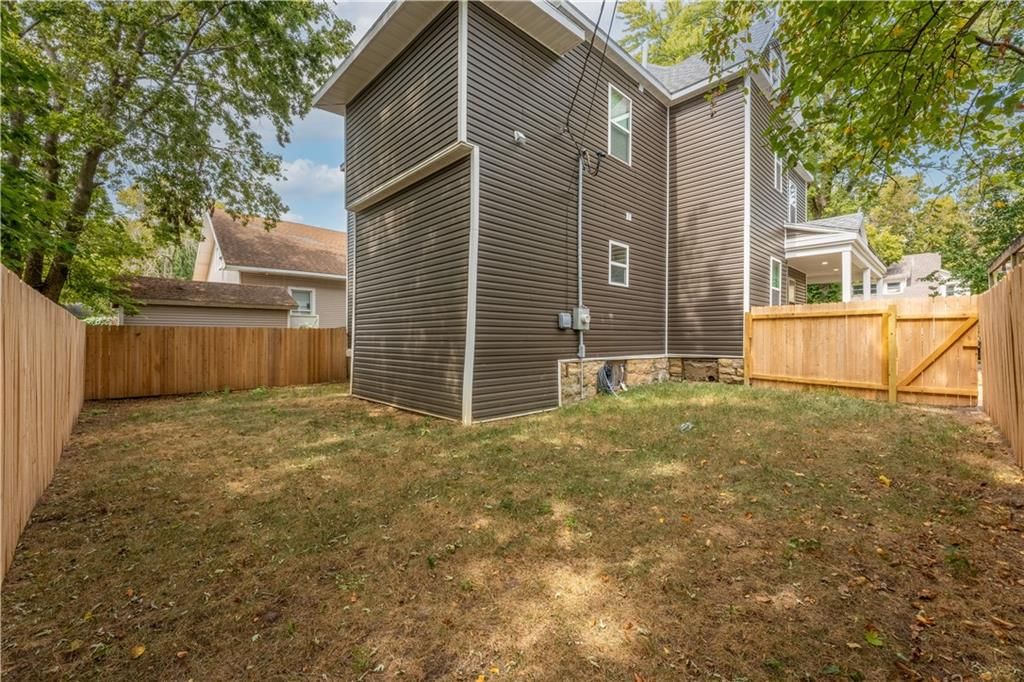 807 W 7th Street — photo 7