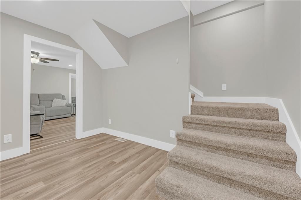 807 W 7th Street — photo 9