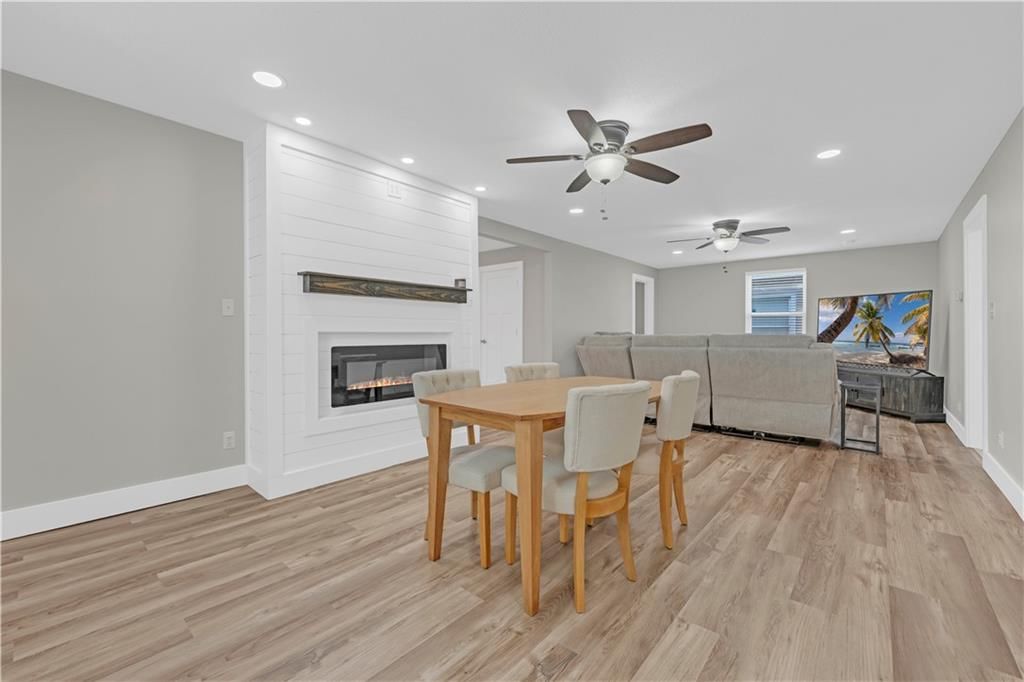 807 W 7th Street — photo 11