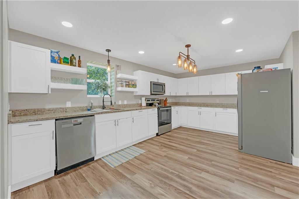 807 W 7th Street — photo 12