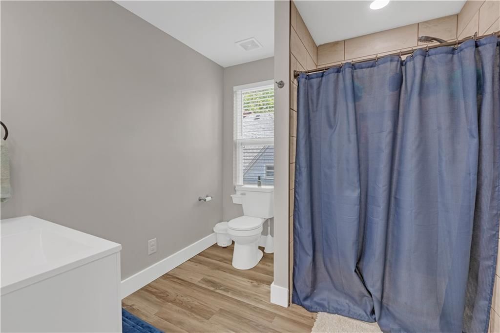 807 W 7th Street — photo 22