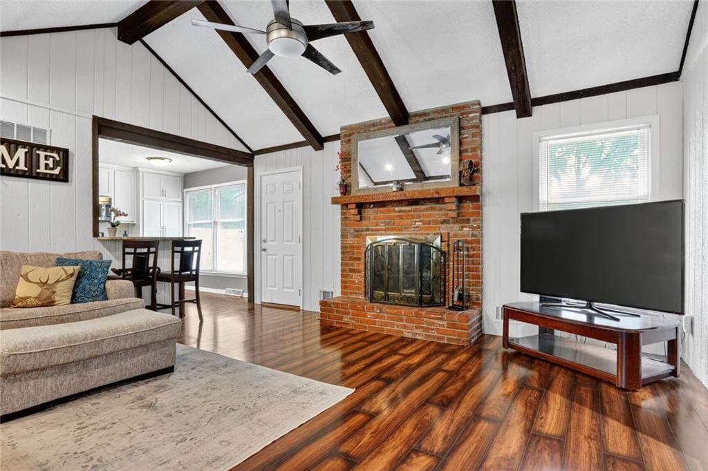 1003 Silver Lake Drive — photo 3