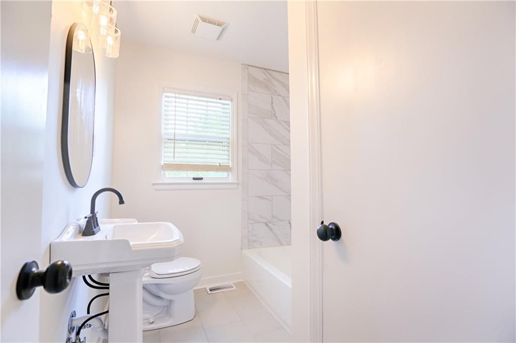 8804 E 59th Terrace — photo 12