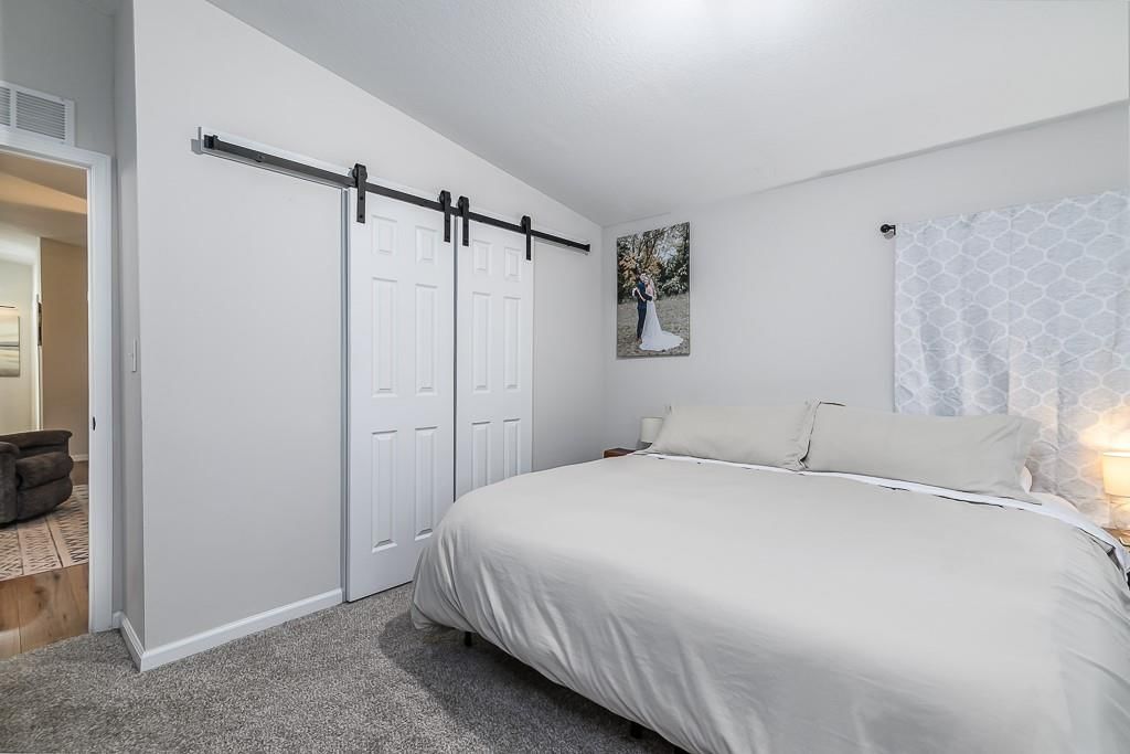 22090 Linwood Road — photo 7