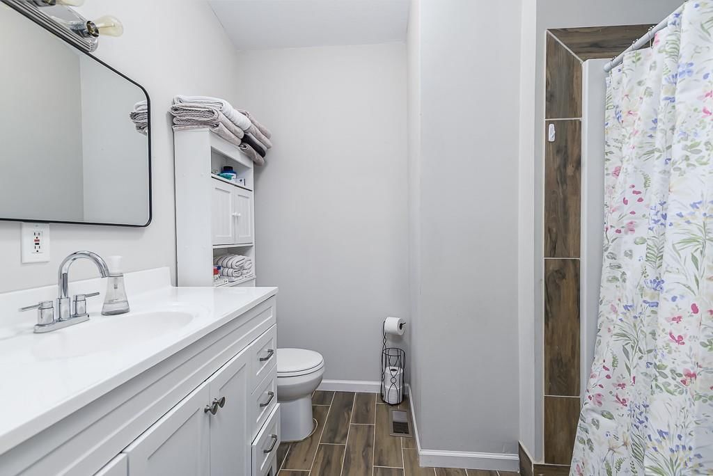 22090 Linwood Road — photo 8