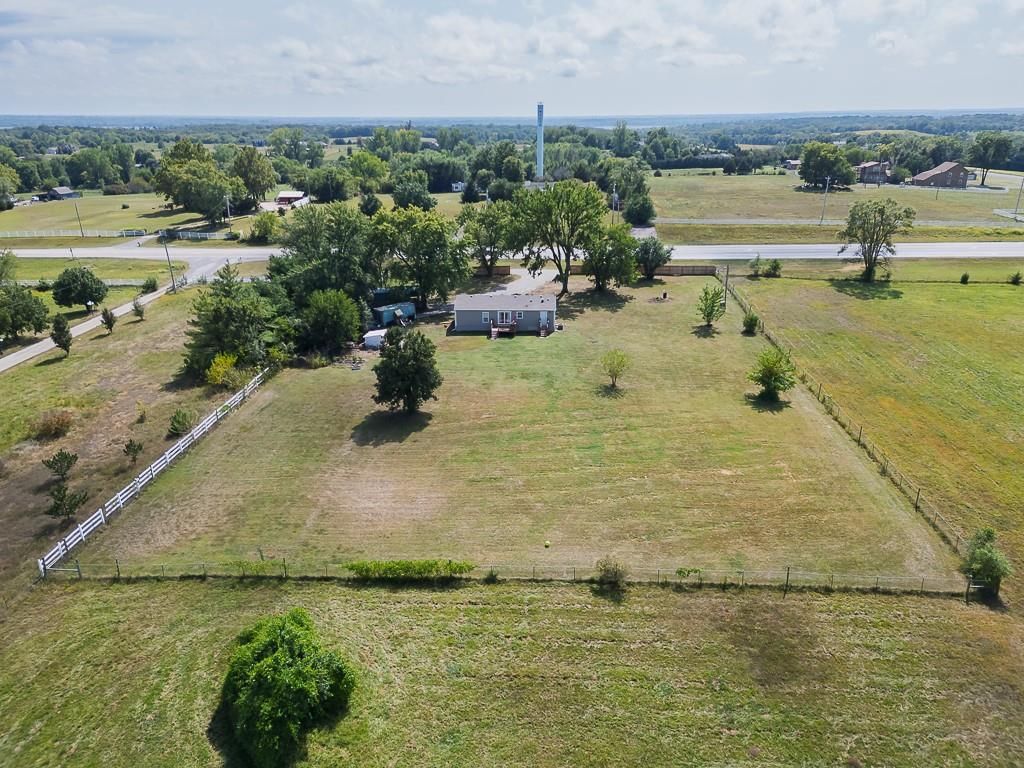 22090 Linwood Road — photo 16