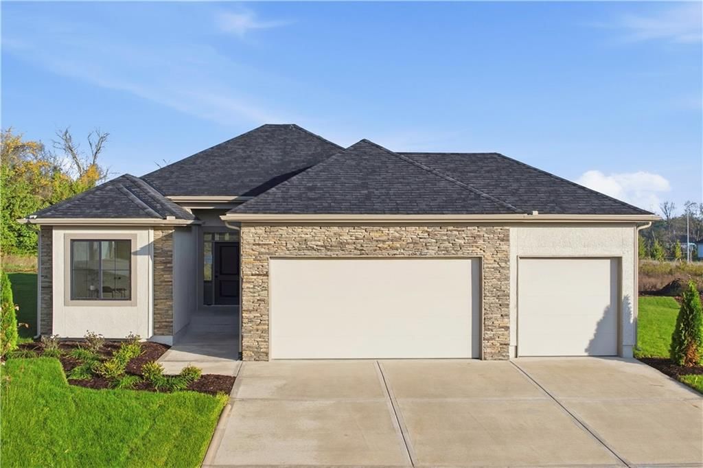 7900 SE Hoot Owl Street, Blue Springs, MO