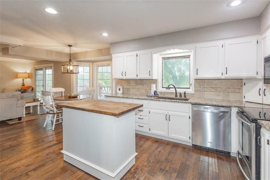 Photo 8 of 47 - 15733 Evans Road