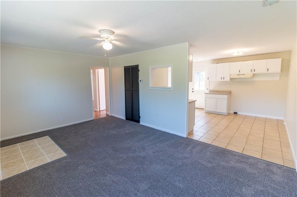 Photo 7 of 21 - 2220 Sycamore Court