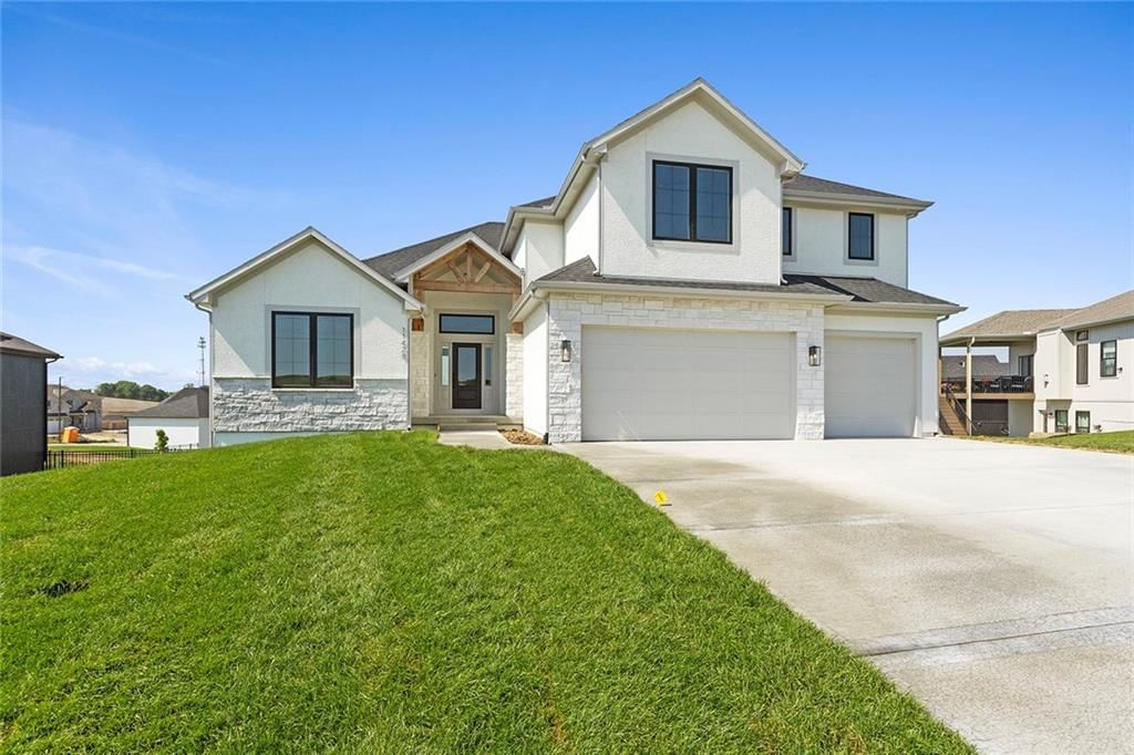 13703 Clover Court, Kearney, MO