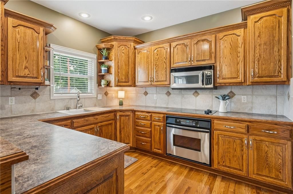 905 Crestridge Drive — photo 8