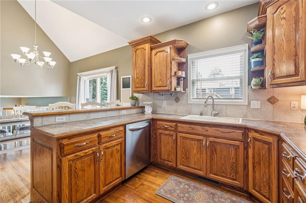 905 Crestridge Drive — photo 10