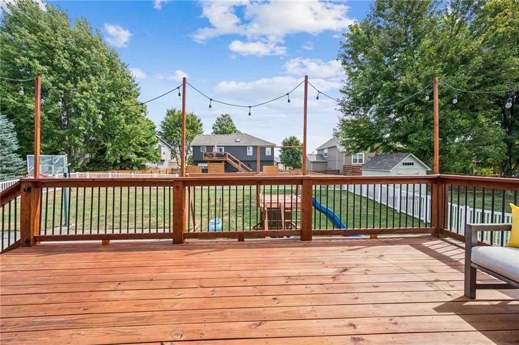 905 Crestridge Drive — photo 32