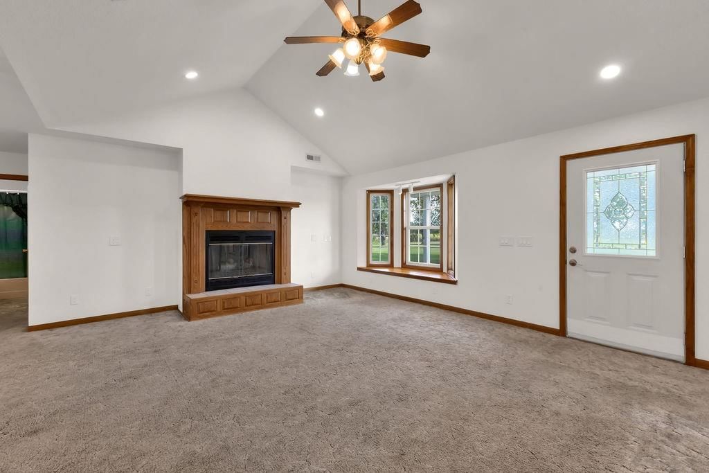 Photo 6 of 42 - 31733 151st Street