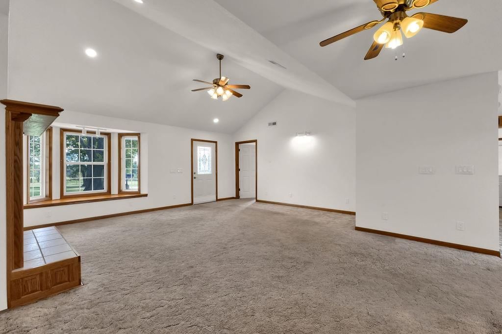 Photo 7 of 42 - 31733 151st Street