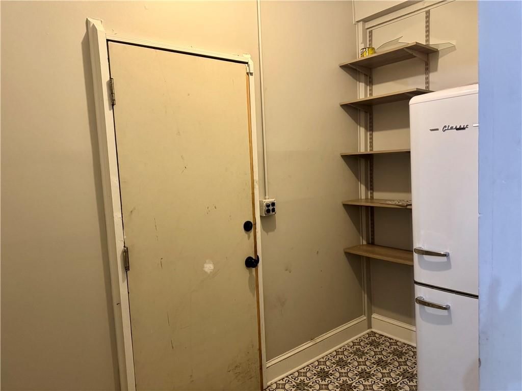 1019 Charles Street — photo 43