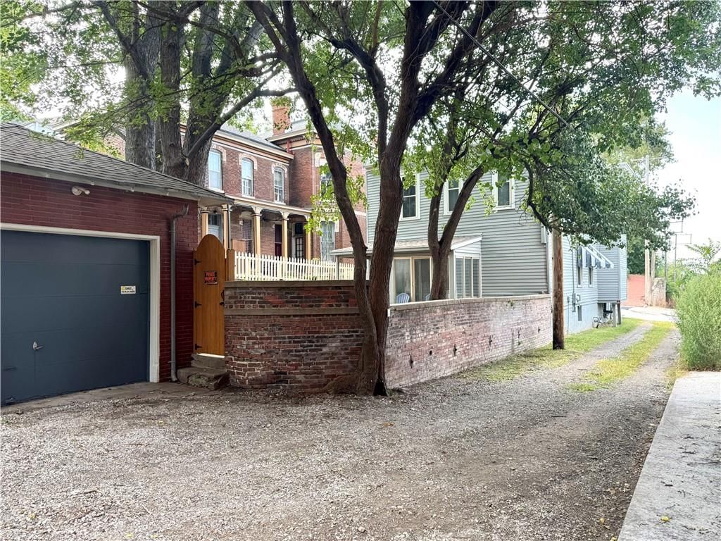 1019 Charles Street — photo 49