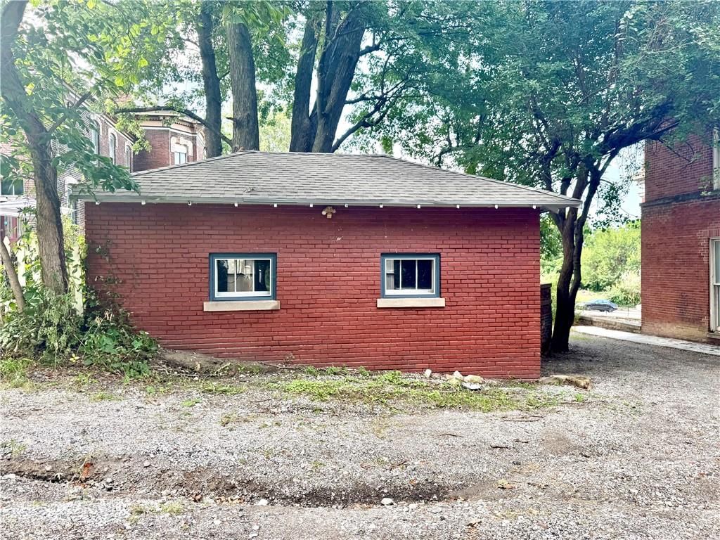 1019 Charles Street — photo 51
