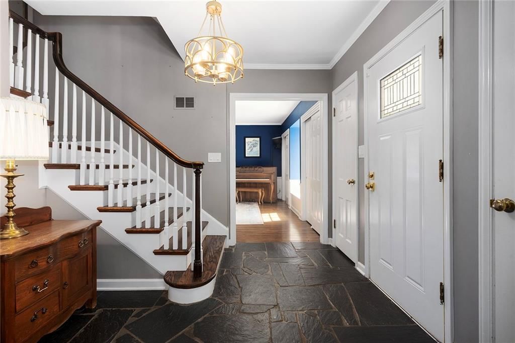 Photo 6 of 70 - 2204 NE 39TH Street