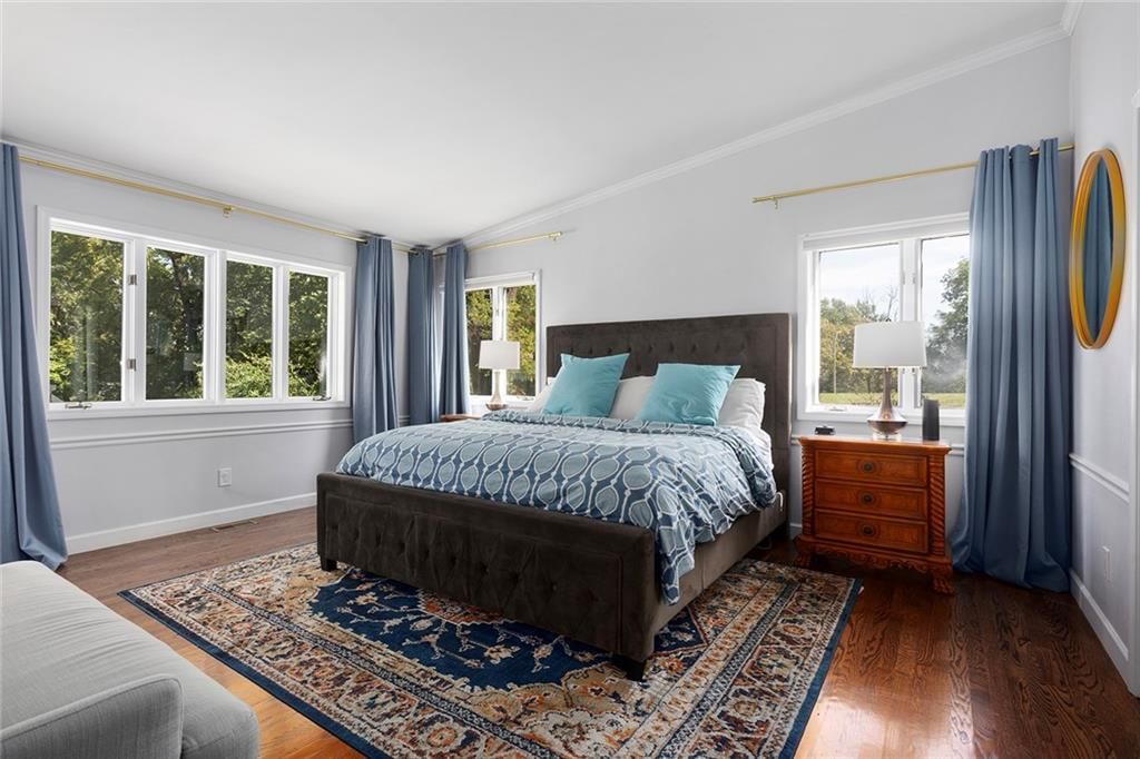 Photo 11 of 70 - 2204 NE 39TH Street